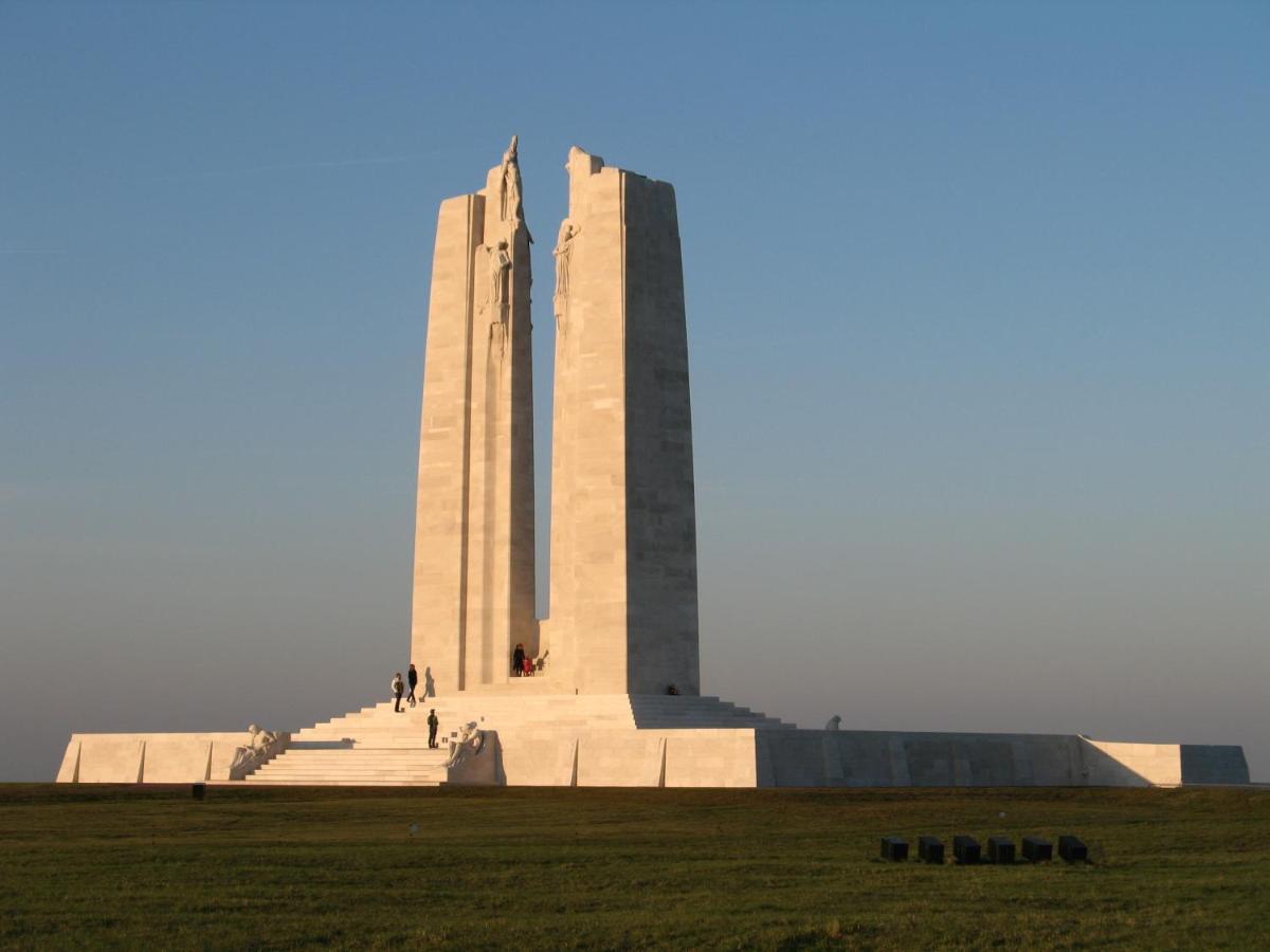 La Villa Des Coquelicots Duisans Bagian luar foto